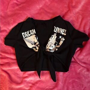 SHEIN Black Graphic Tie-Front Crop Top